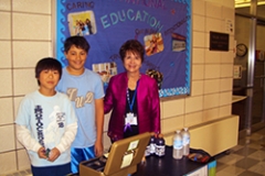 Dr. Radd with students during an IAIE conference school visit in Lexington, Kentucky in 2011.